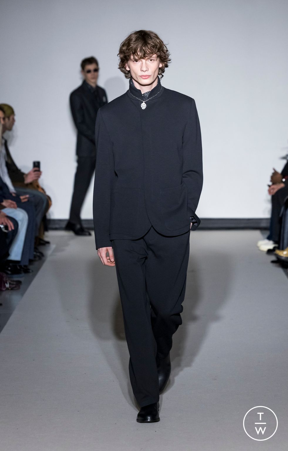 Fashion Week Paris Fall/Winter 2026 look 28 from the Agnès B collection menswear