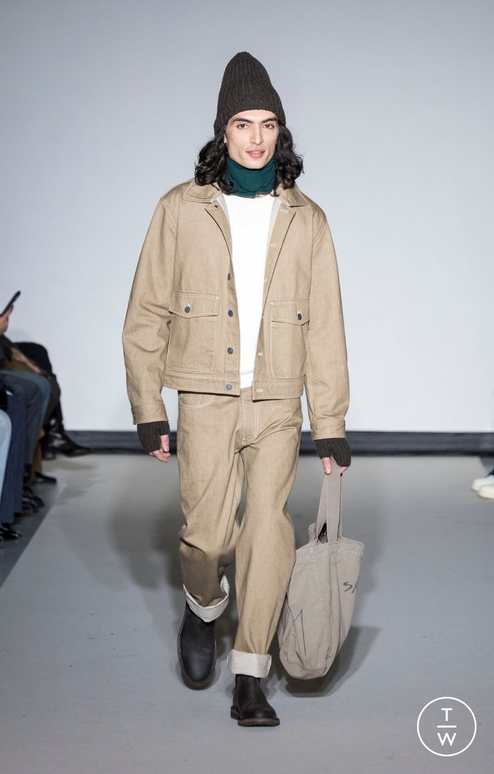 Fashion Week Paris Fall/Winter 2026 look 4 de la collection Agnès B menswear