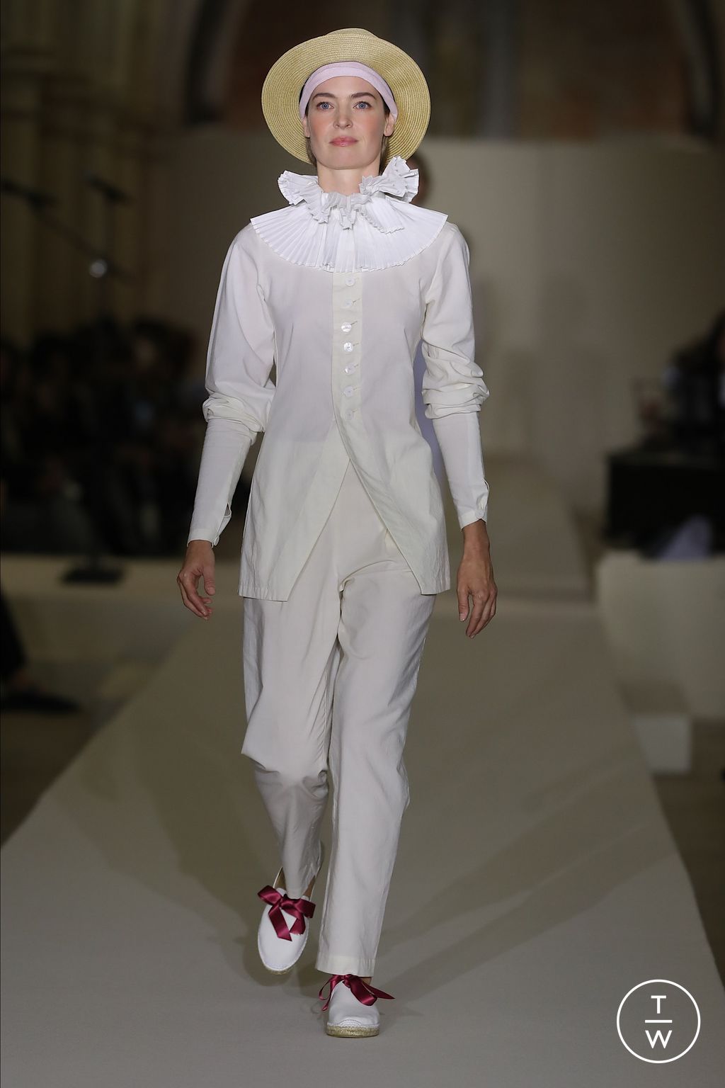 Fashion Week Paris Spring/Summer 2026 look 2 from the Agnès B collection womenswear