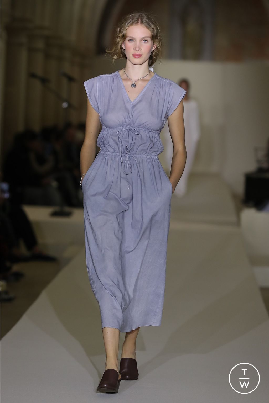 Fashion Week Paris Spring/Summer 2026 look 3 from the Agnès B collection womenswear