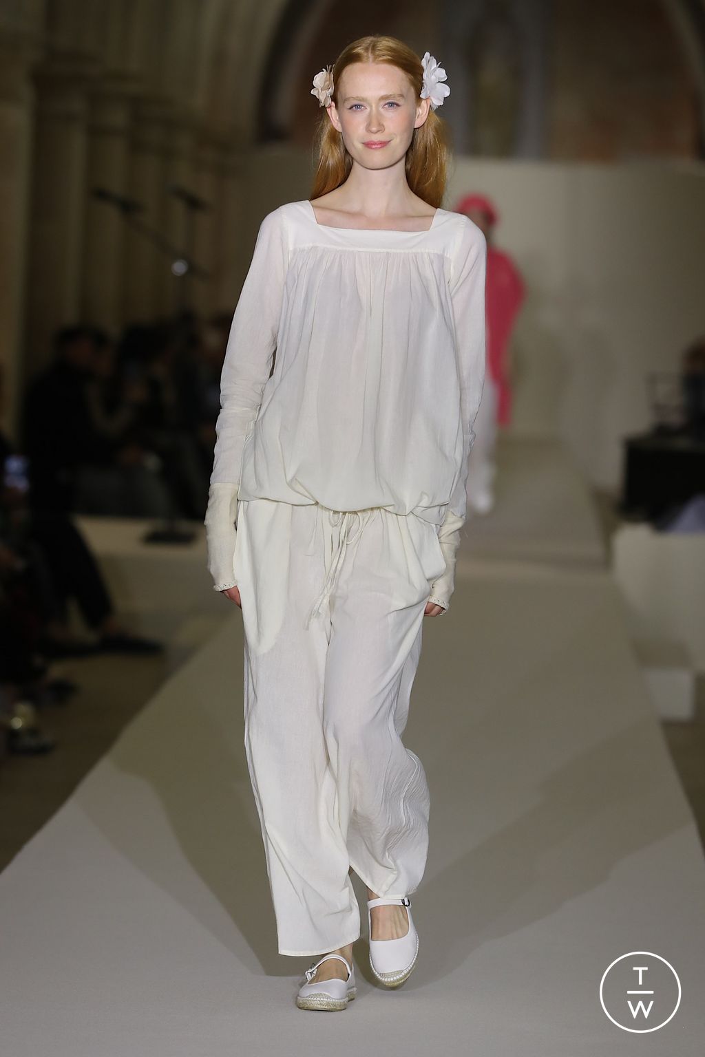 Fashion Week Paris Spring/Summer 2026 look 6 from the Agnès B collection womenswear