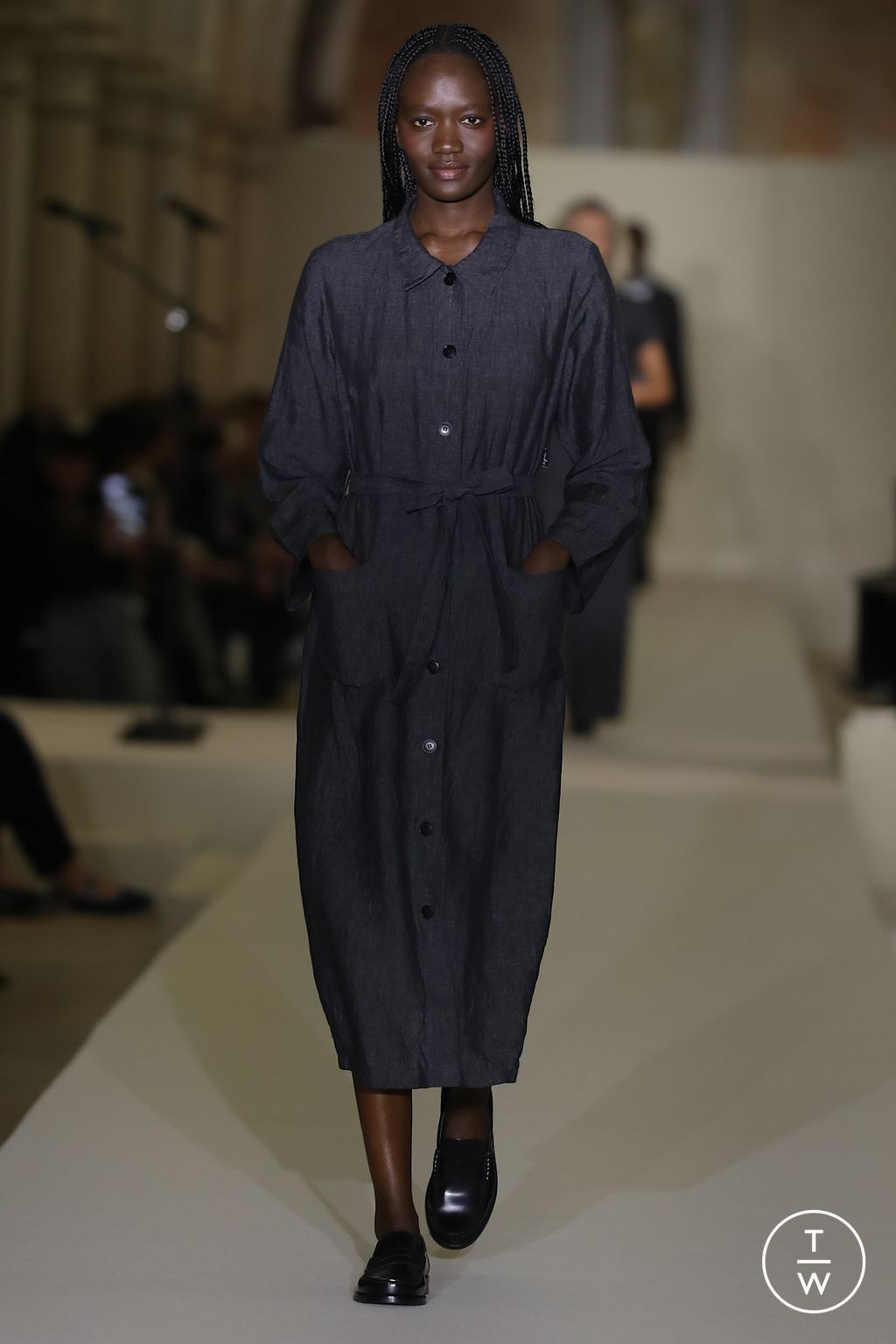 Fashion Week Paris Spring/Summer 2026 look 13 from the Agnès B collection womenswear