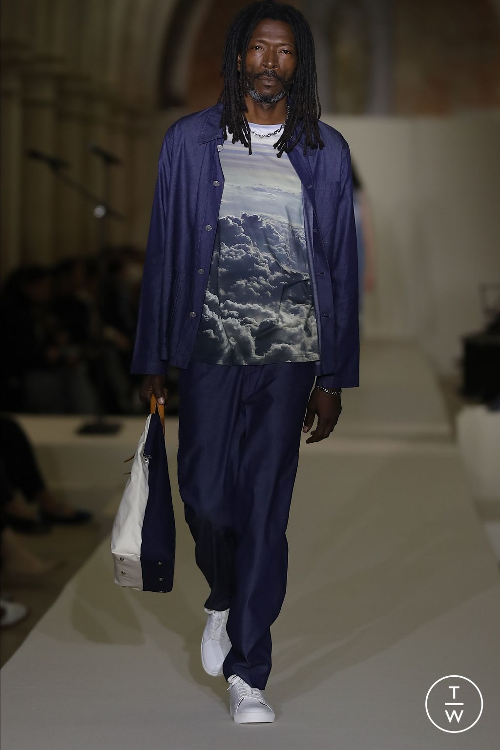 Fashion Week Paris Spring/Summer 2026 look 38 from the Agnès B collection 女装