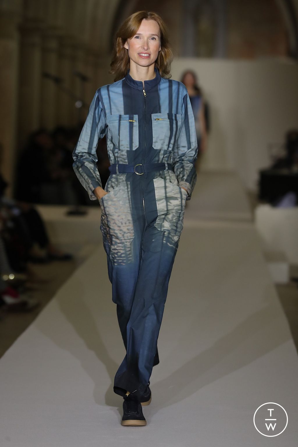 Fashion Week Paris Spring/Summer 2026 look 40 from the Agnès B collection womenswear
