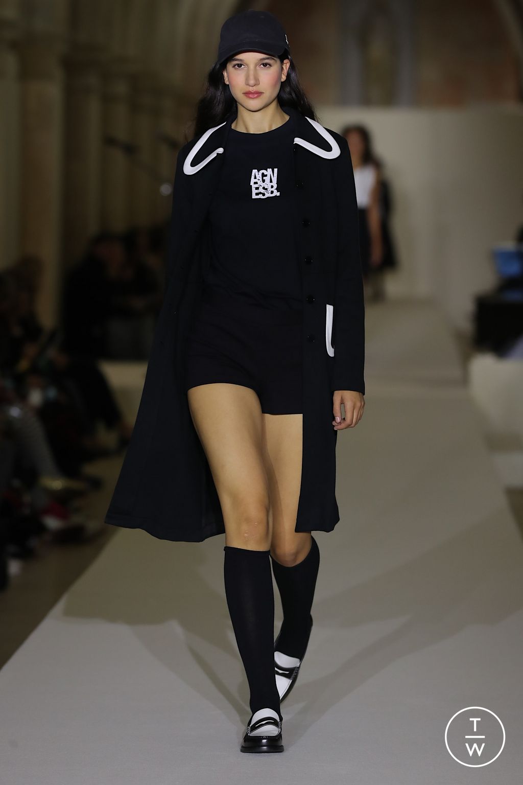 Fashion Week Paris Spring/Summer 2026 look 46 from the Agnès B collection womenswear