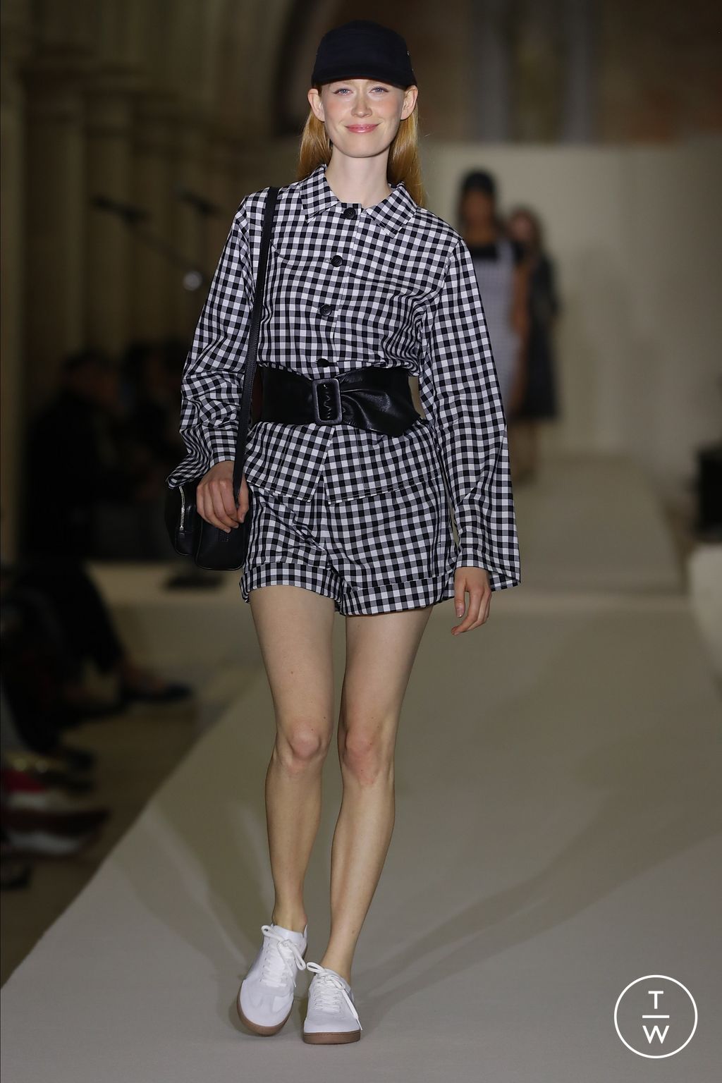 Fashion Week Paris Spring/Summer 2026 look 51 from the Agnès B collection womenswear