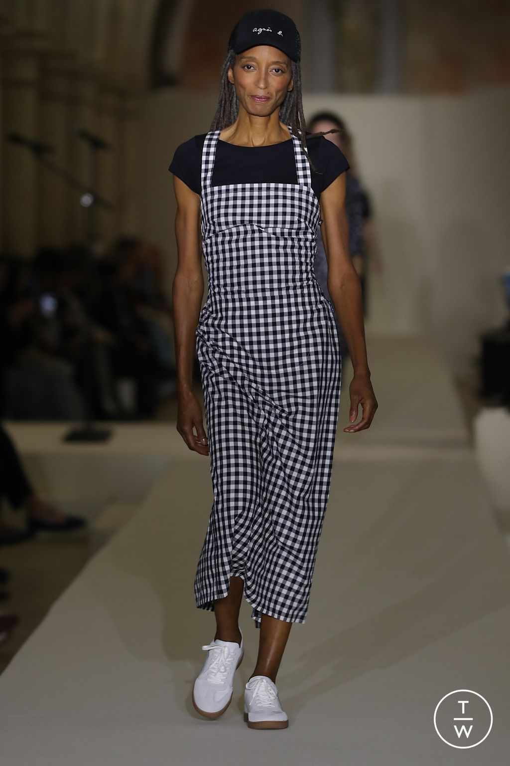 Fashion Week Paris Spring/Summer 2026 look 52 from the Agnès B collection womenswear