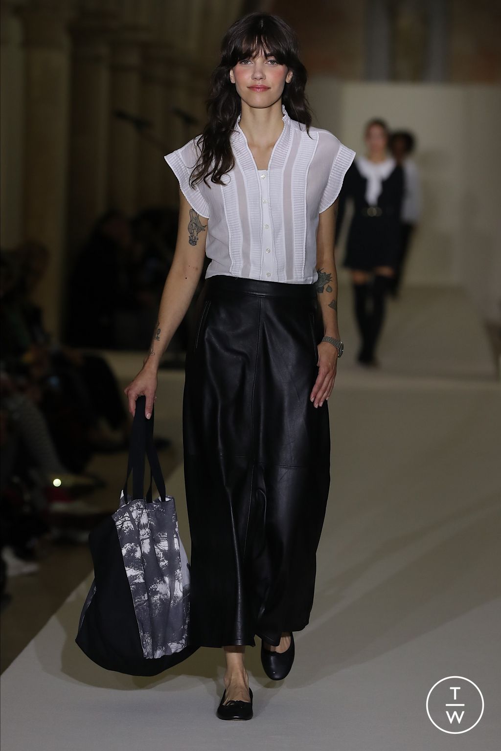 Fashion Week Paris Spring/Summer 2026 look 57 from the Agnès B collection womenswear