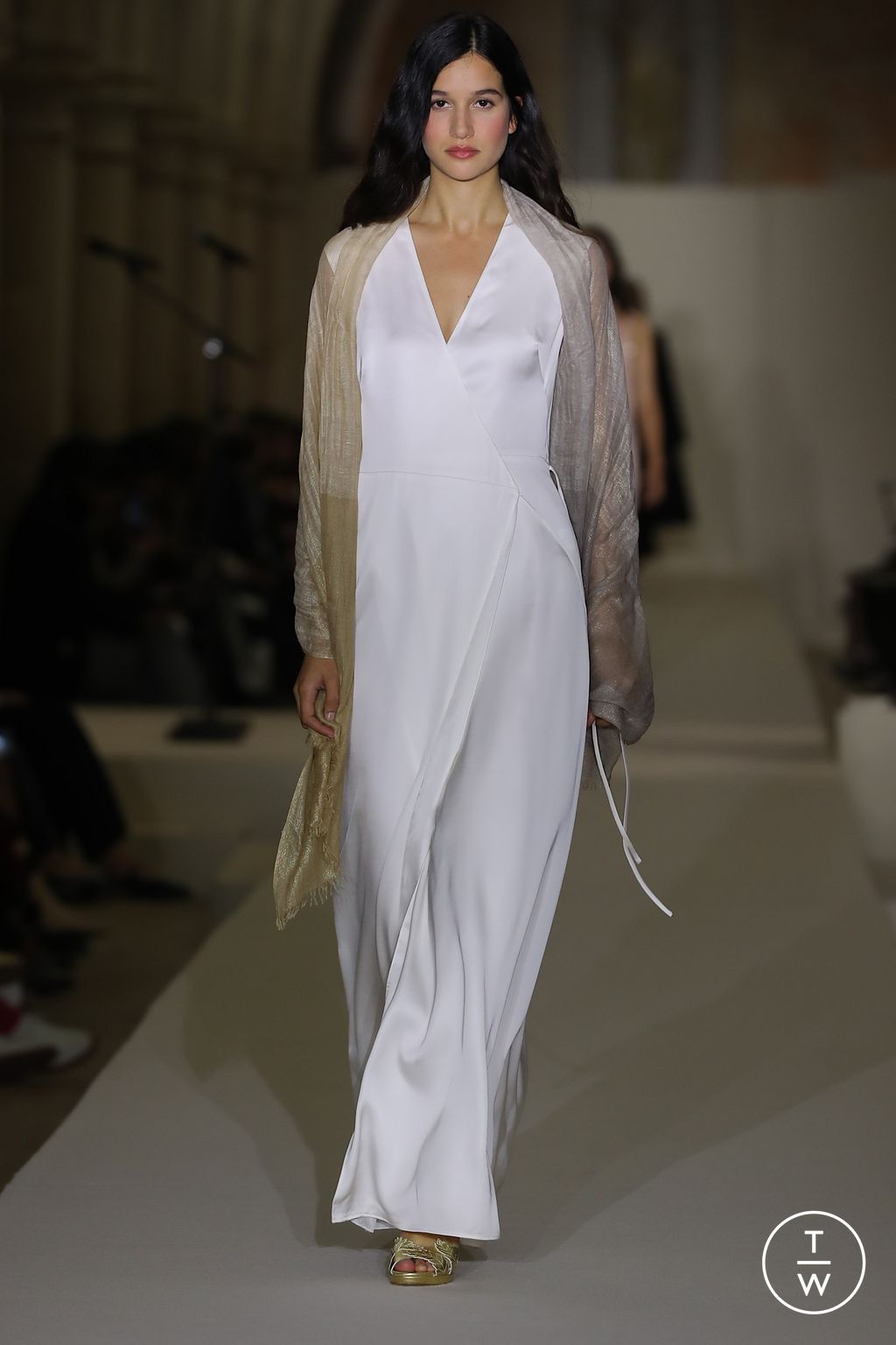 Fashion Week Paris Spring/Summer 2026 look 70 from the Agnès B collection womenswear