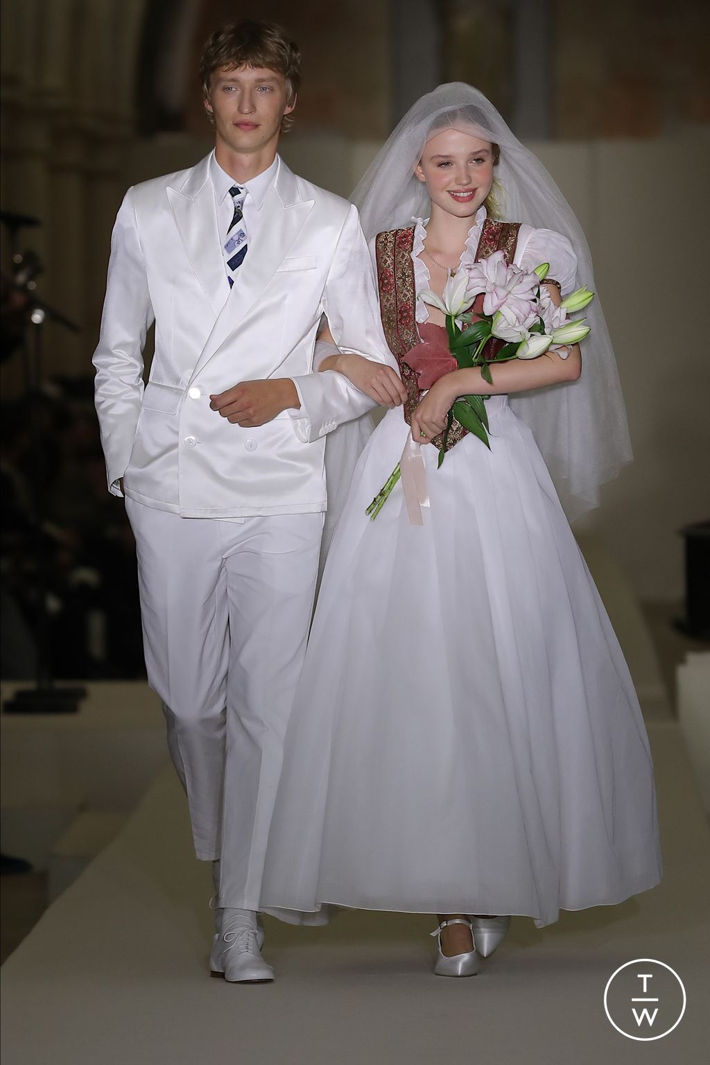 Fashion Week Paris Spring/Summer 2026 look 82 from the Agnès B collection womenswear