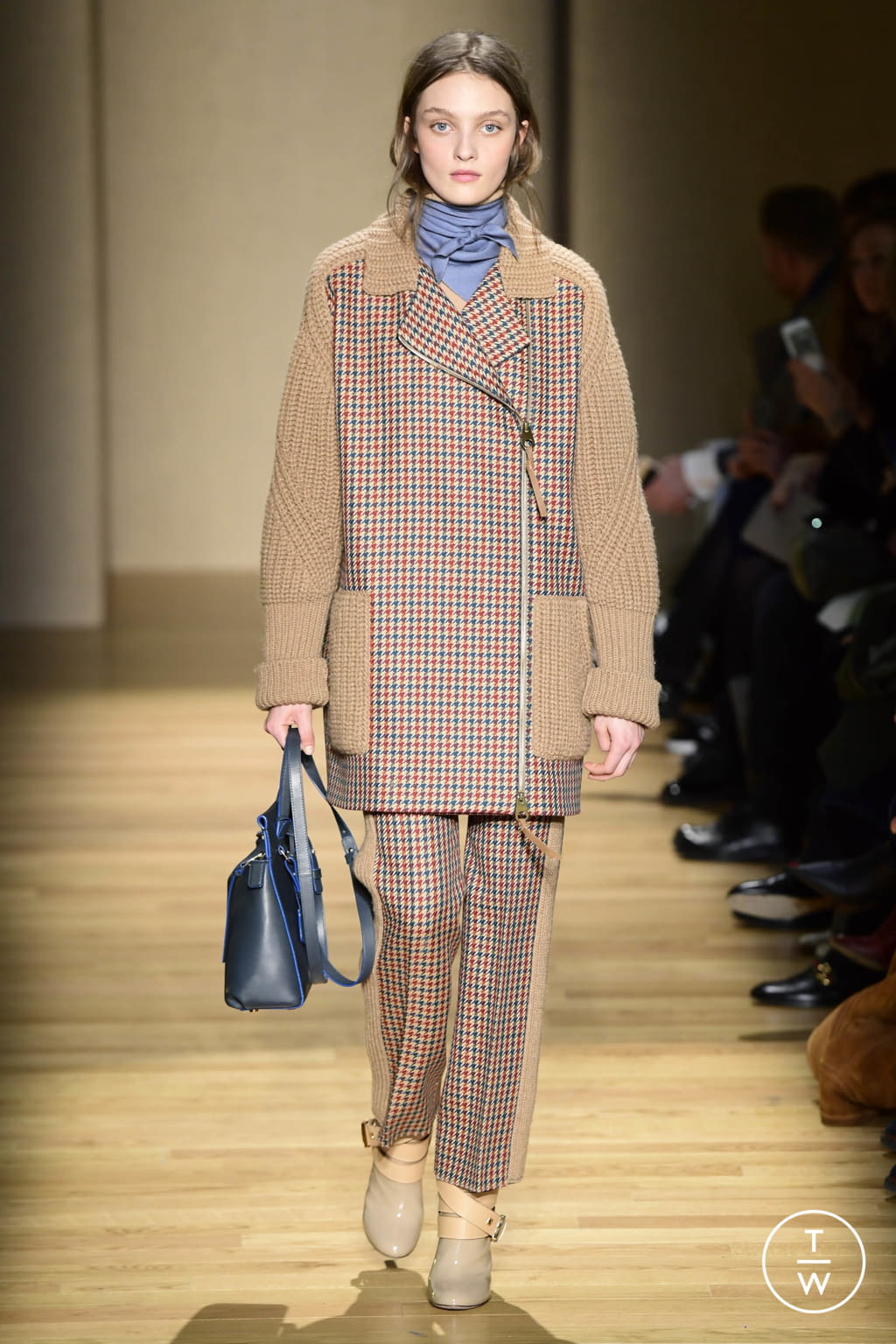 Fashion Week Milan Fall/Winter 2017 look 3 from the Agnona collection 女装
