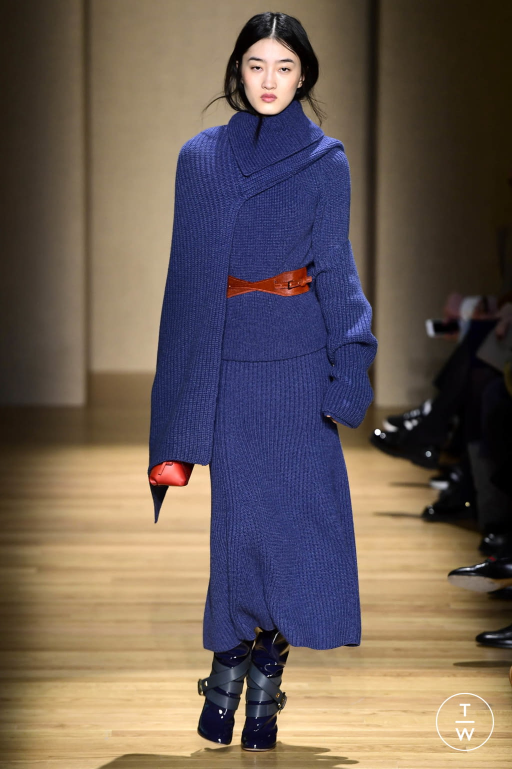 Fashion Week Milan Fall/Winter 2017 look 15 from the Agnona collection womenswear