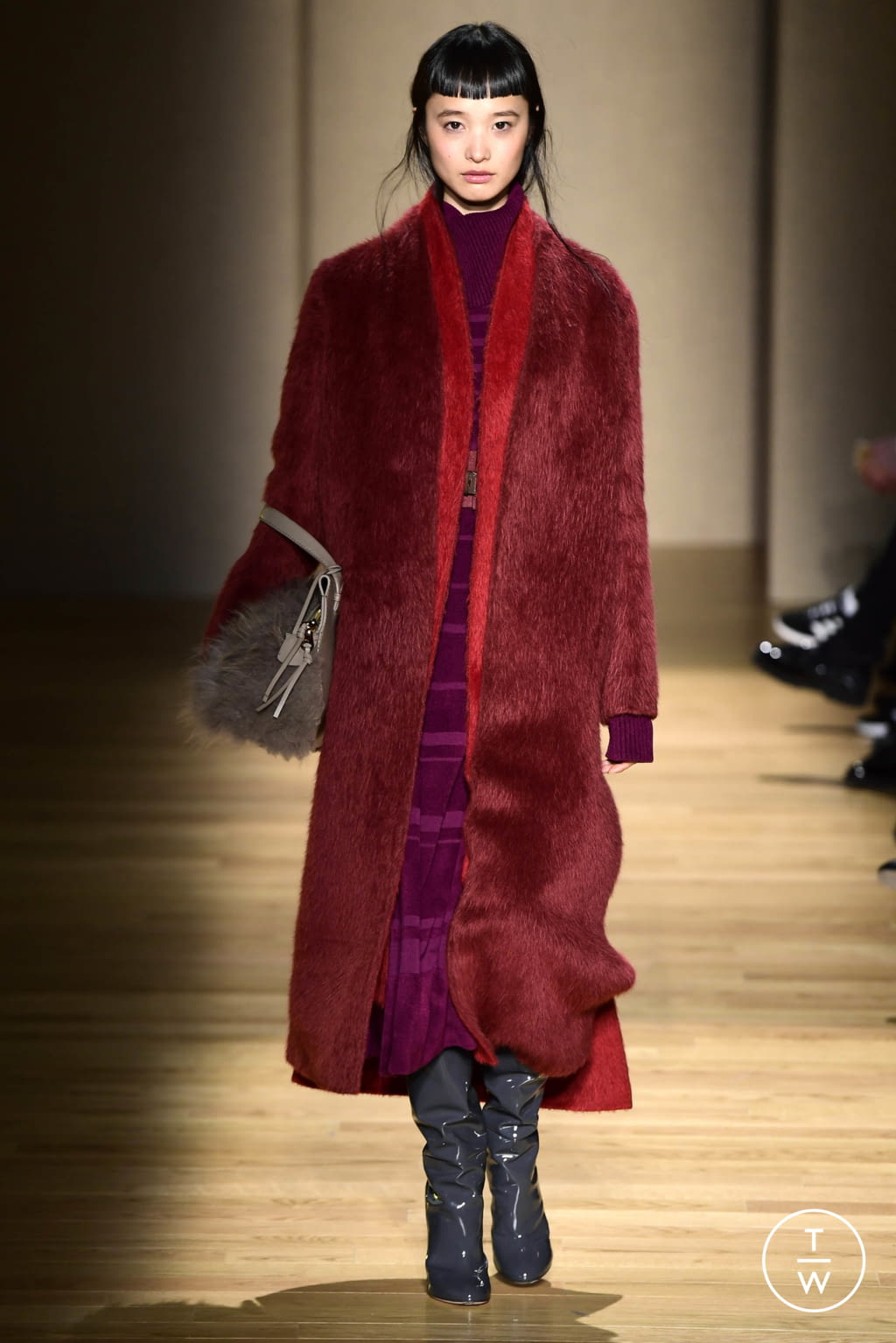 Fashion Week Milan Fall/Winter 2017 look 24 from the Agnona collection womenswear