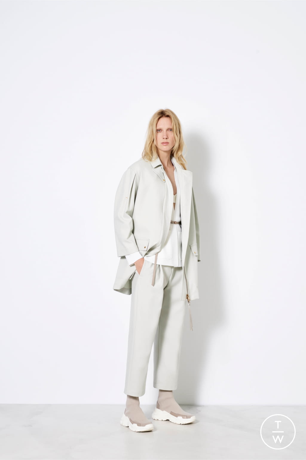 Fashion Week Milan Resort 2019 look 24 from the Agnona collection 女装