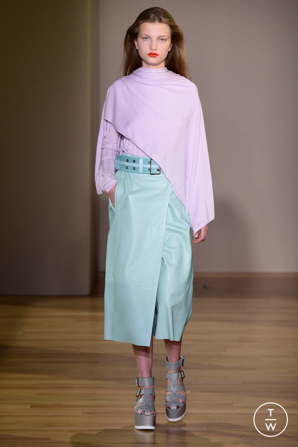 Fashion Week Milan Spring/Summer 2018 look 17 from the Agnona collection womenswear