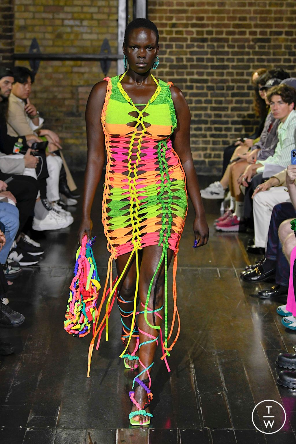 Fashion Week London Spring/Summer 2023 look 9 de la collection AGR menswear