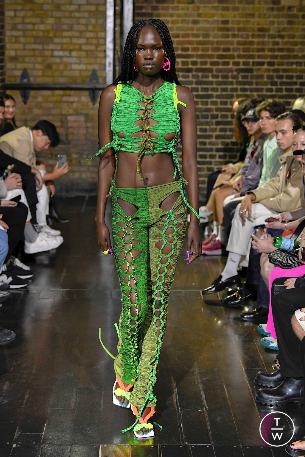 Fashion Week London Spring/Summer 2023 look 20 de la collection AGR menswear