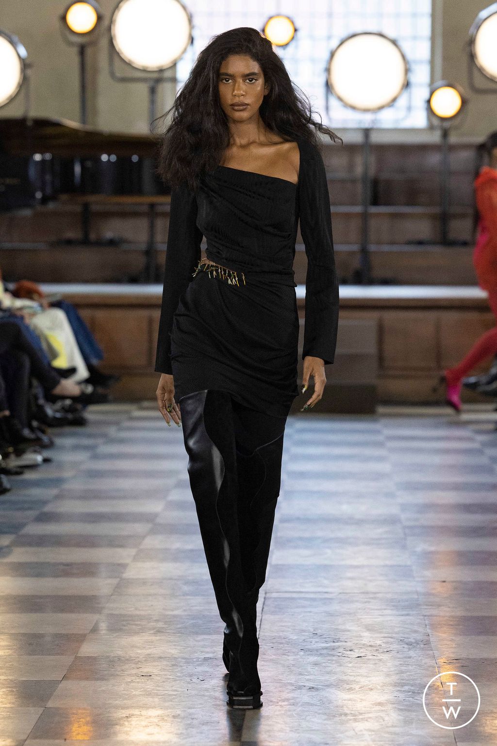 Fashion Week London Fall/Winter 2023 look 10 from the Ahluwalia collection womenswear