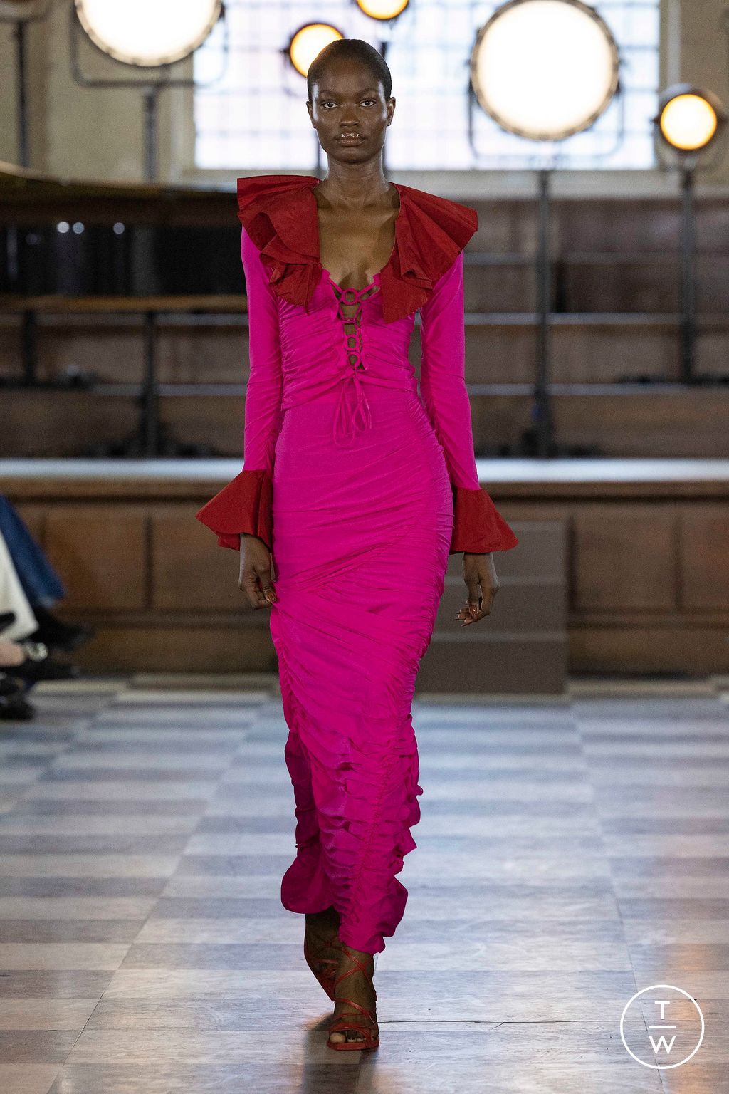 Fashion Week London Fall/Winter 2023 look 12 from the Ahluwalia collection 女装