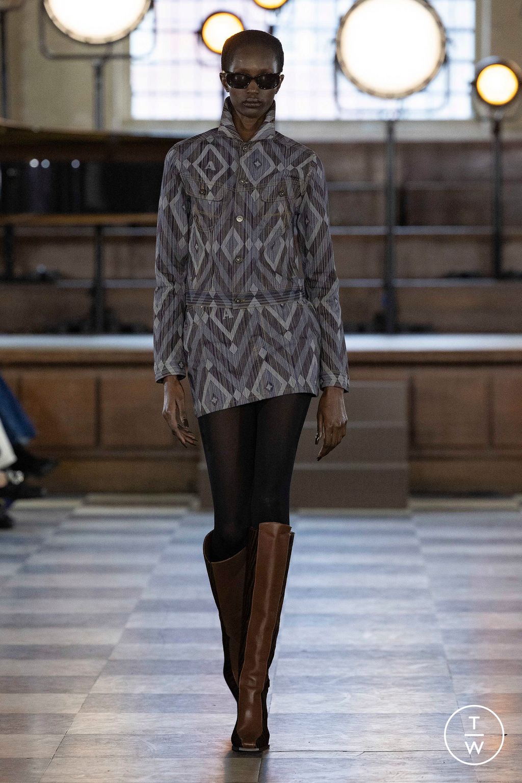 Fashion Week London Fall/Winter 2023 look 13 from the Ahluwalia collection 女装