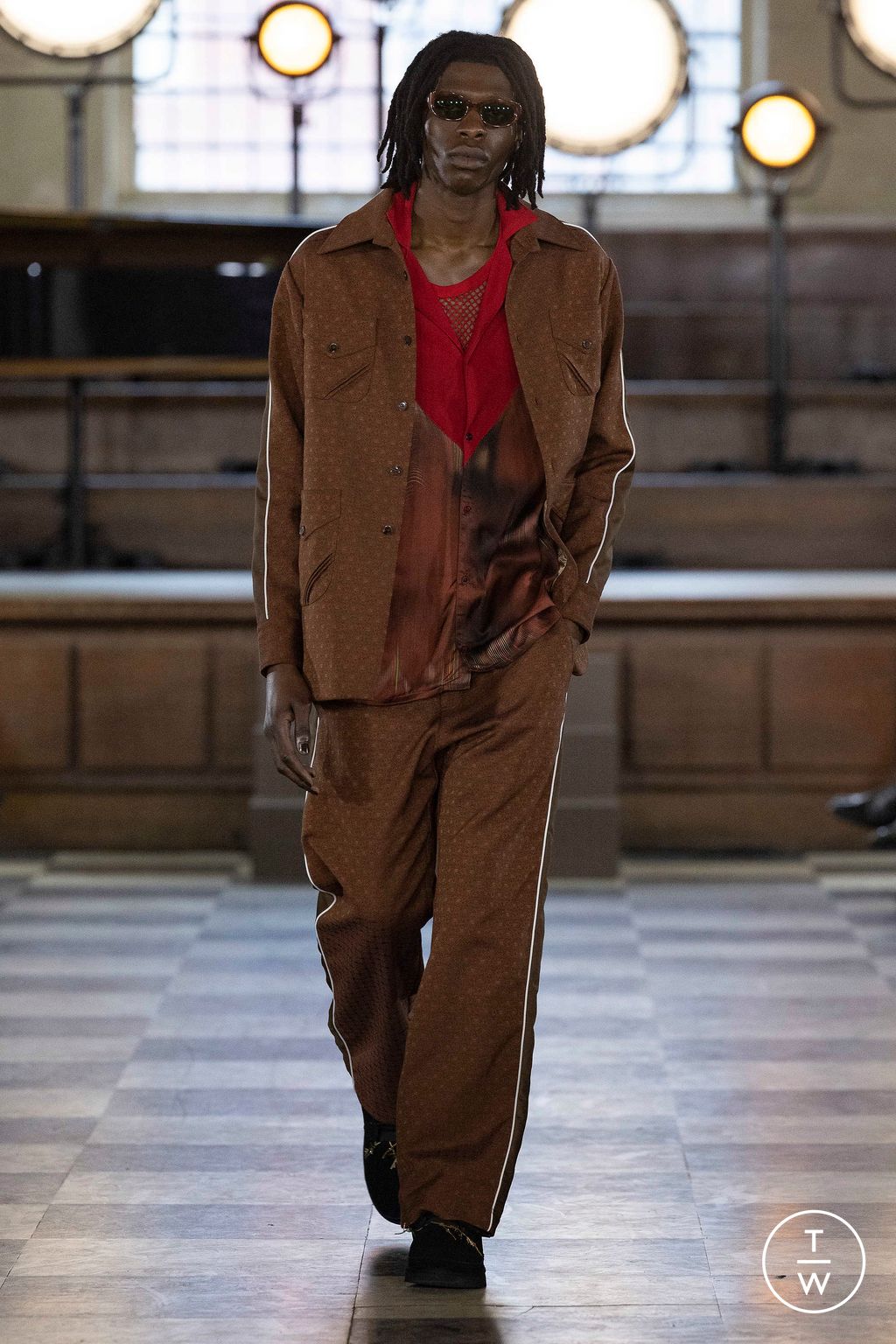 Fashion Week London Fall/Winter 2023 look 14 from the Ahluwalia collection 女装