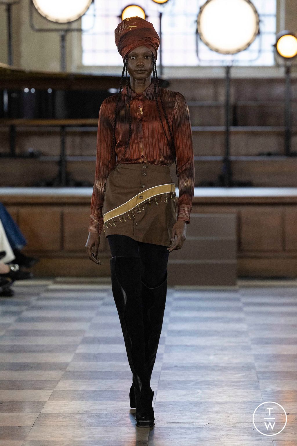 Fashion Week London Fall/Winter 2023 look 15 from the Ahluwalia collection 女装