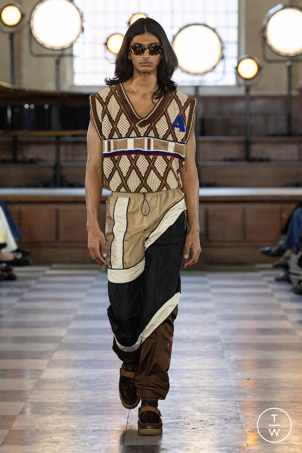 Fashion Week London Fall/Winter 2023 look 18 from the Ahluwalia collection womenswear