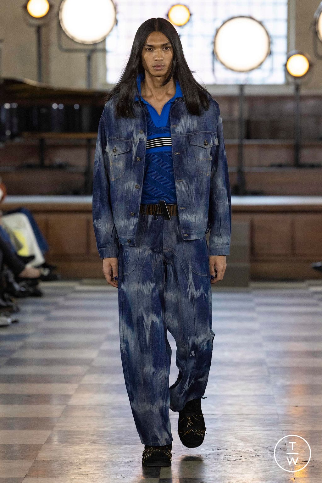 Fashion Week London Fall/Winter 2023 look 20 from the Ahluwalia collection 女装
