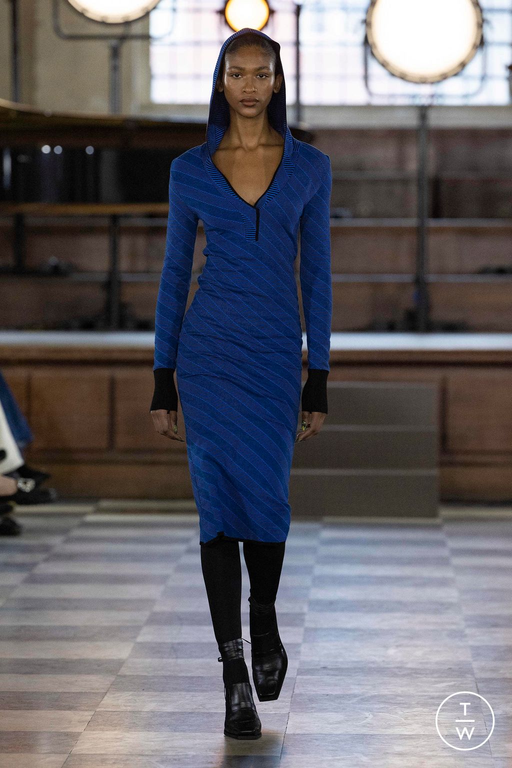 Fashion Week London Fall/Winter 2023 look 27 from the Ahluwalia collection 女装