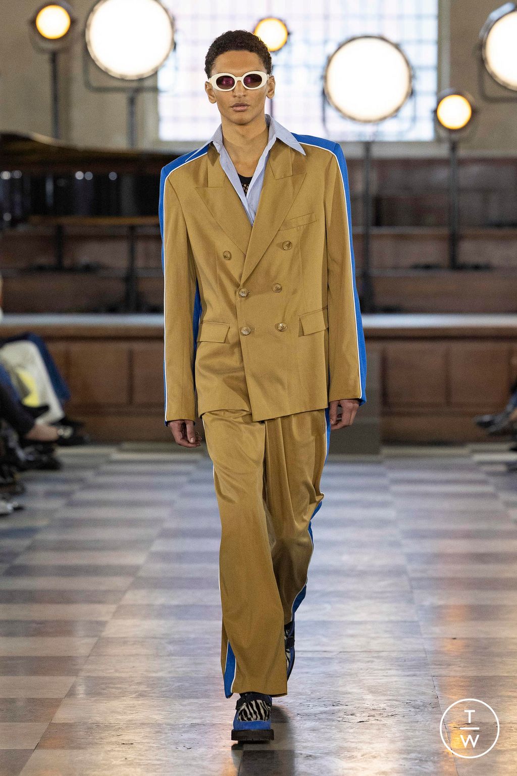 Fashion Week London Fall/Winter 2023 look 31 from the Ahluwalia collection 女装