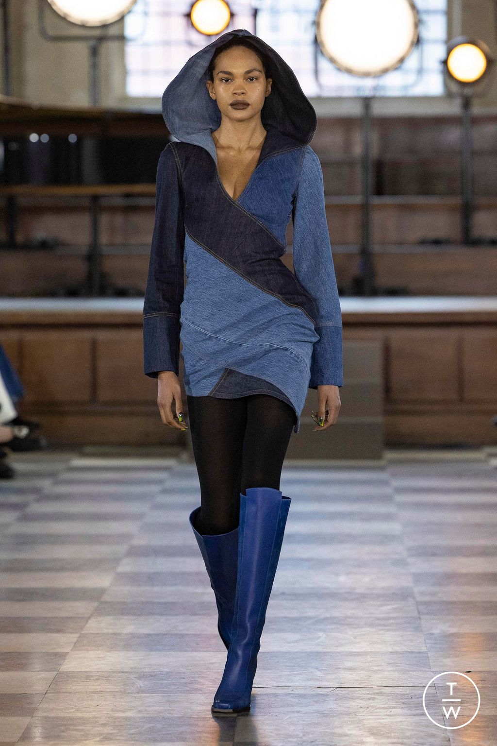 Fashion Week London Fall/Winter 2023 look 34 from the Ahluwalia collection 女装