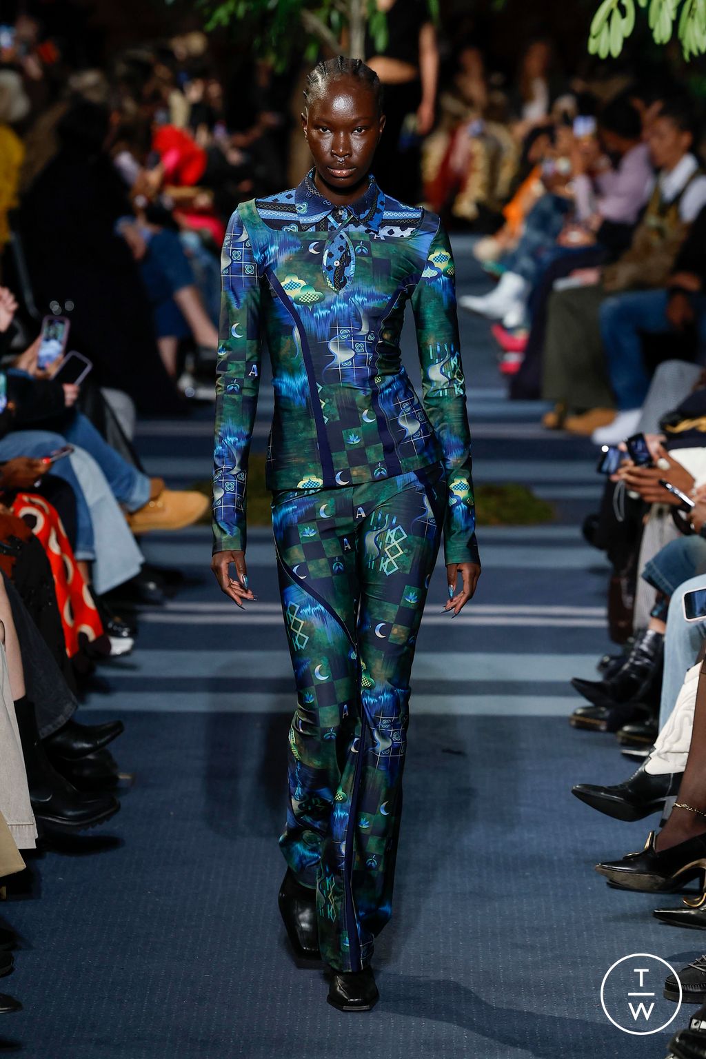 Fashion Week London Fall/Winter 2024 look 5 from the Ahluwalia collection 女装