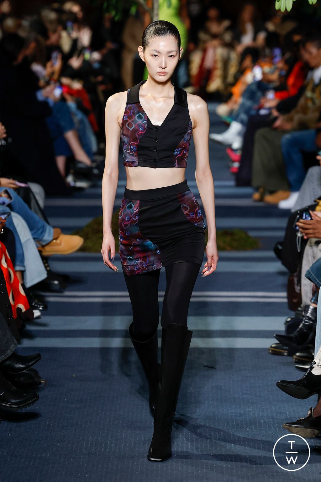 Fashion Week London Fall/Winter 2024 look 9 from the Ahluwalia collection 女装