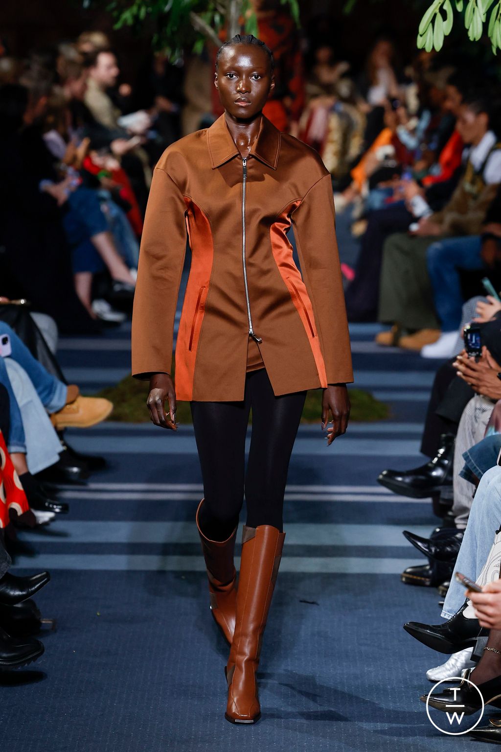 Fashion Week London Fall/Winter 2024 look 24 from the Ahluwalia collection 女装