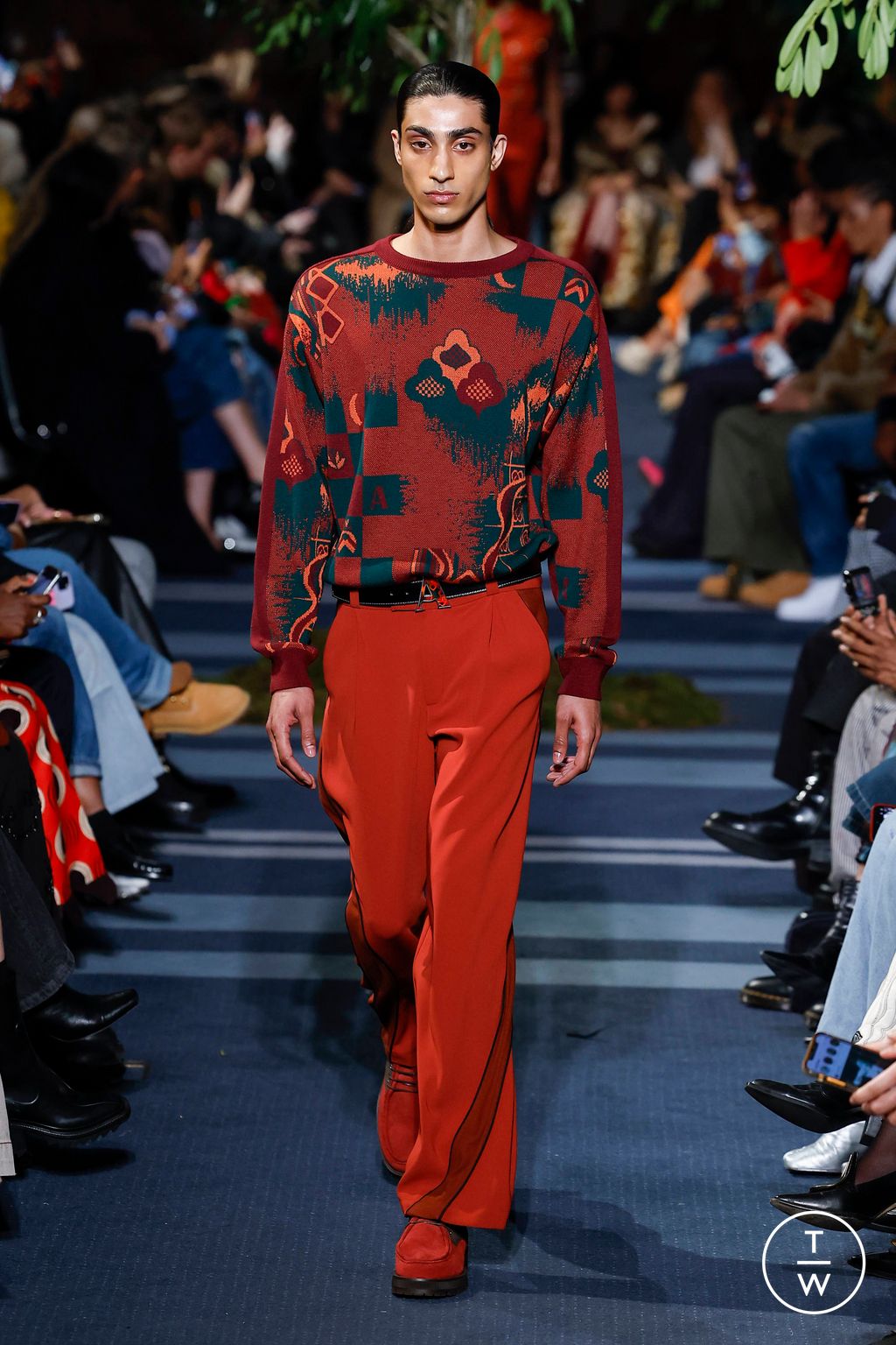 Fashion Week London Fall/Winter 2024 look 25 from the Ahluwalia collection 女装