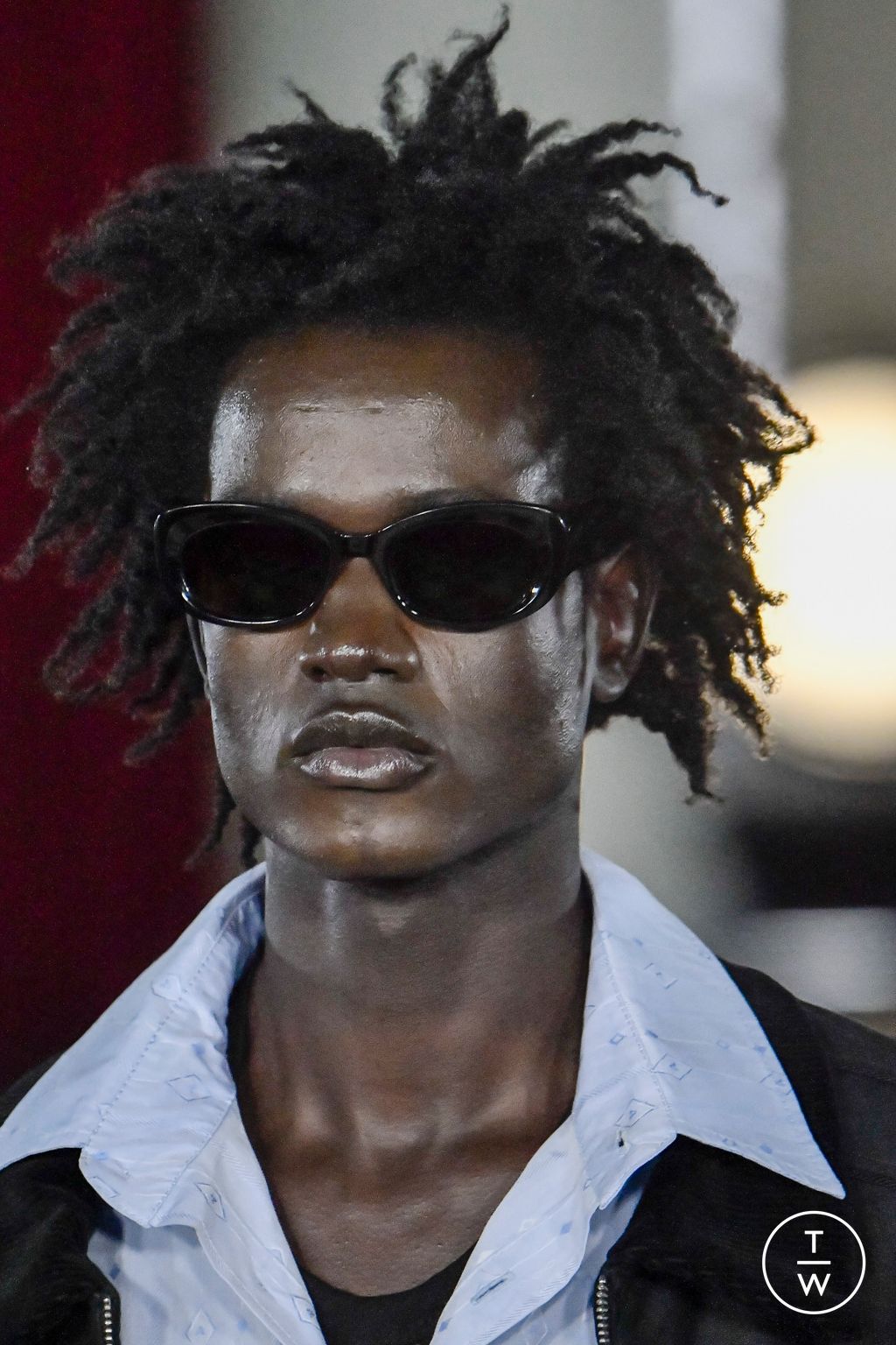 Fashion Week London Fall/Winter 2023 look 37 from the Ahluwalia collection womenswear accessories