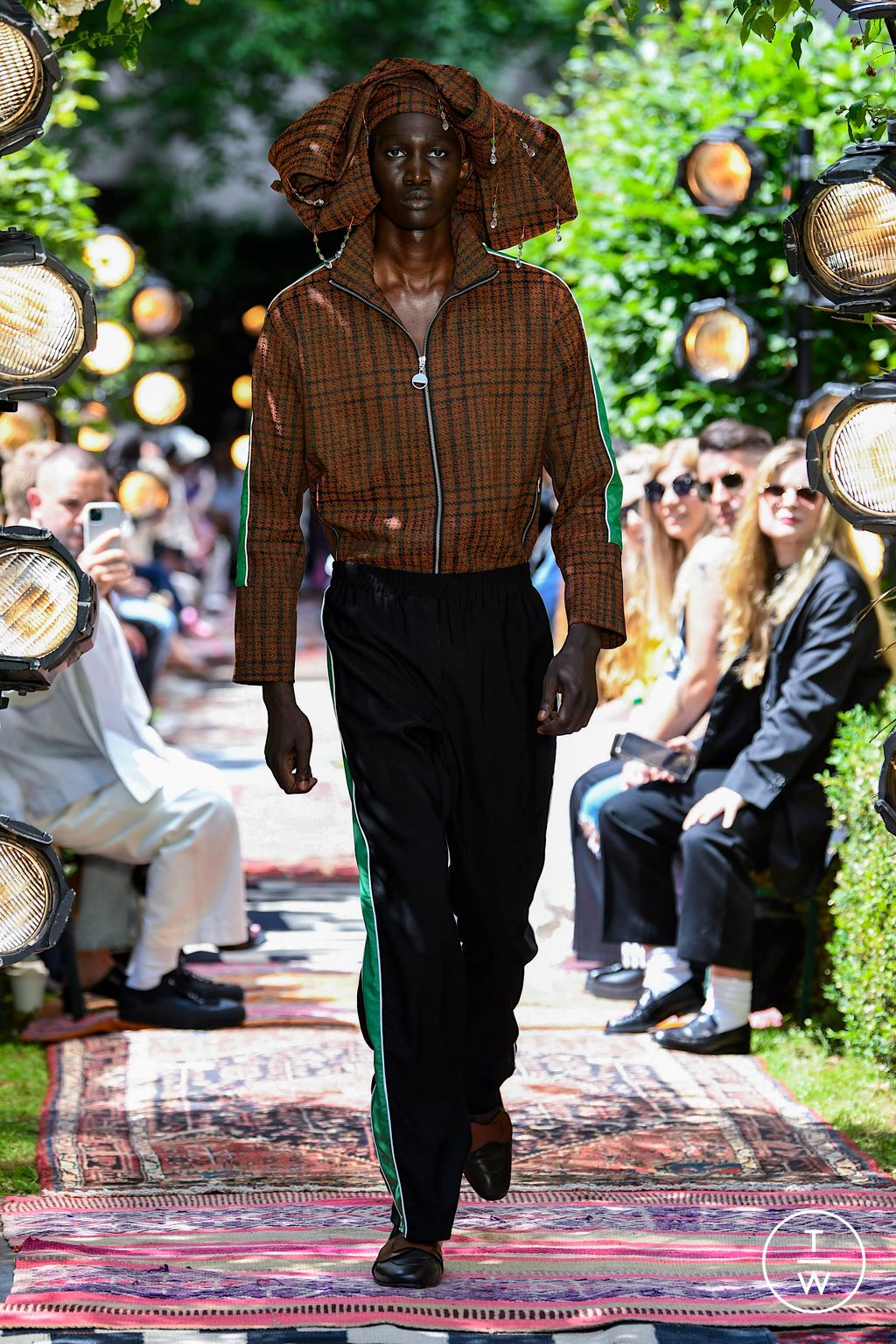 Fashion Week London Spring/Summer 2023 look 11 from the Ahluwalia collection menswear
