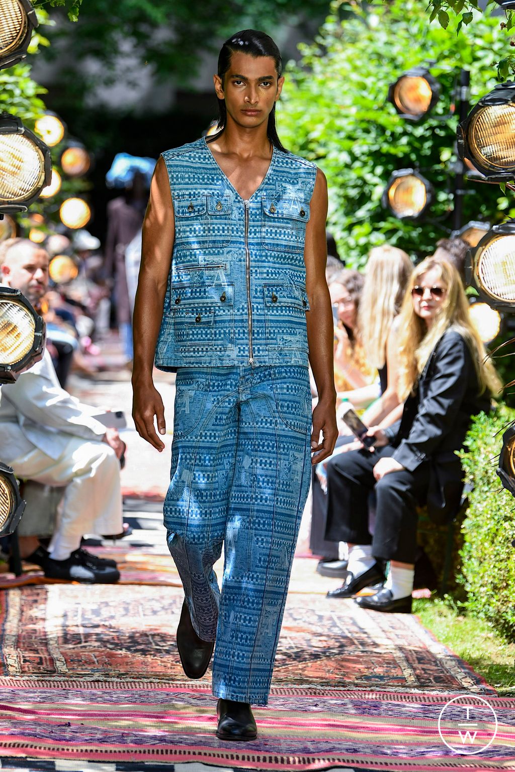Fashion Week London Spring/Summer 2023 look 20 from the Ahluwalia collection menswear