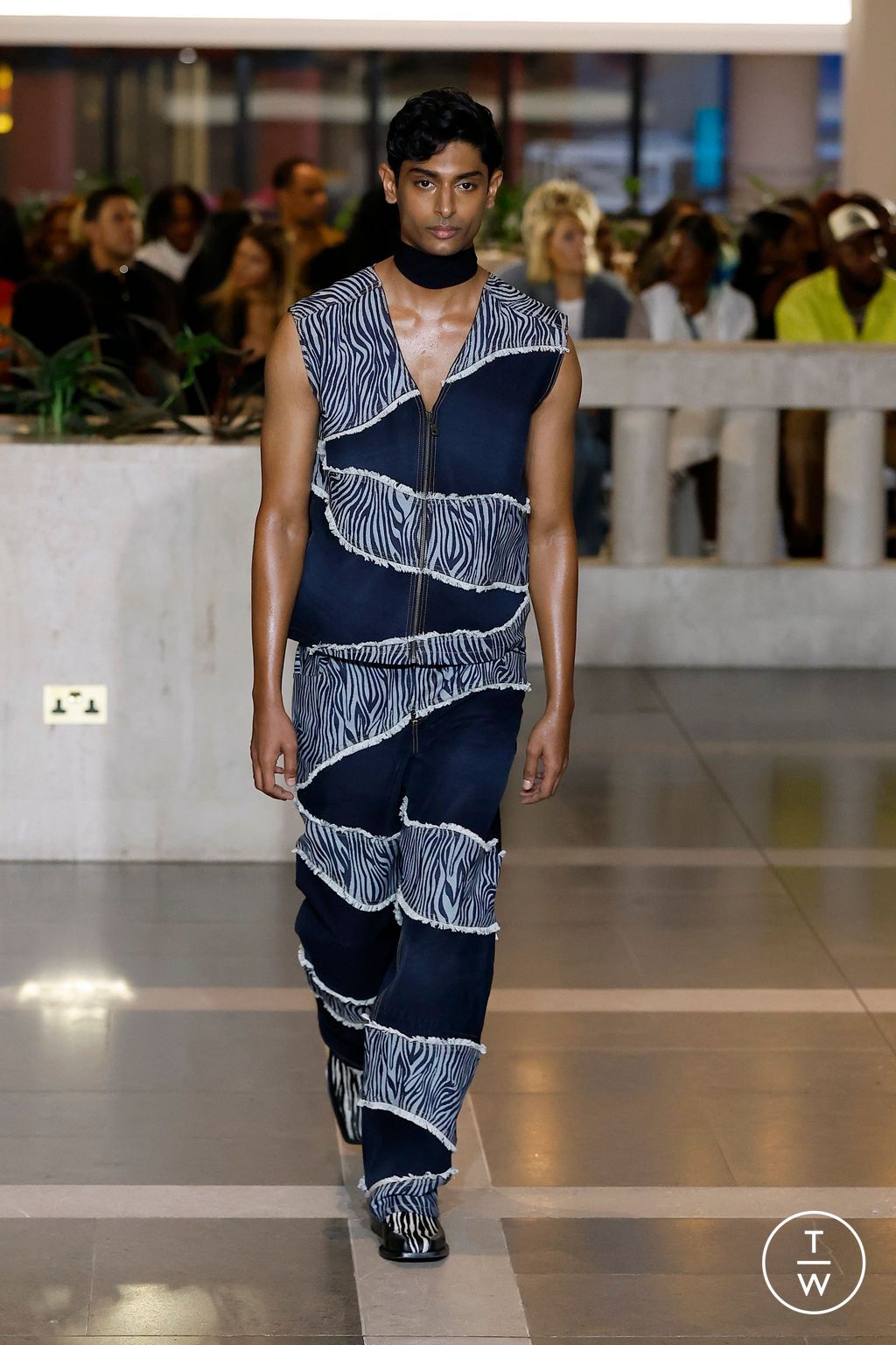 Fashion Week London Spring/Summer 2024 look 9 from the Ahluwalia collection 女装