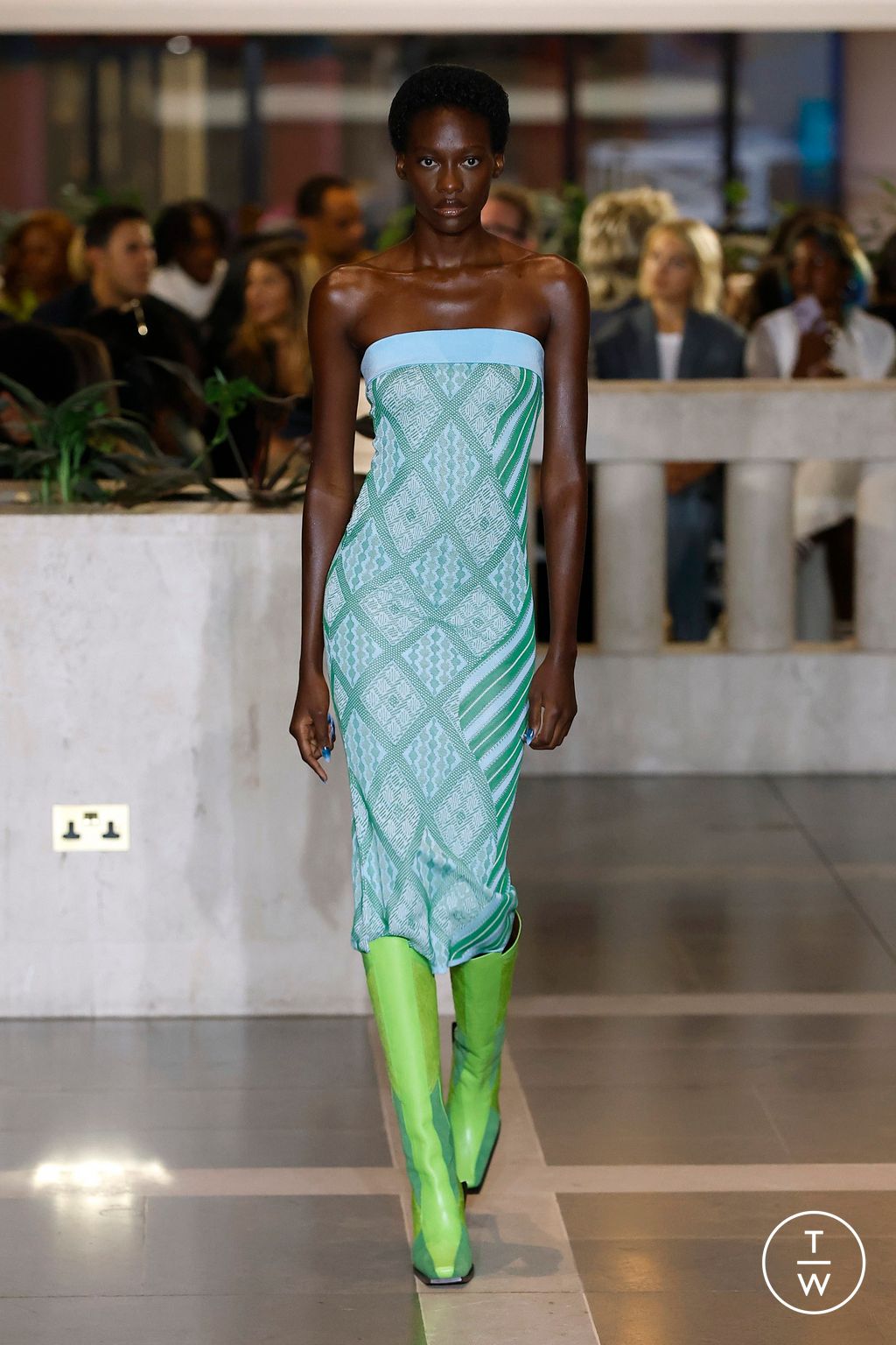 Fashion Week London Spring/Summer 2024 look 17 from the Ahluwalia collection 女装
