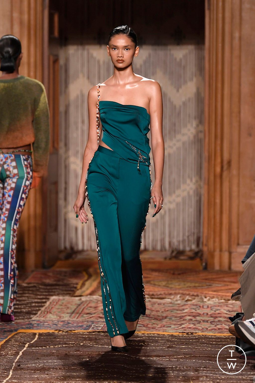 Fashion Week London Spring-Summer 2025 look 14 from the Ahluwalia collection 女装