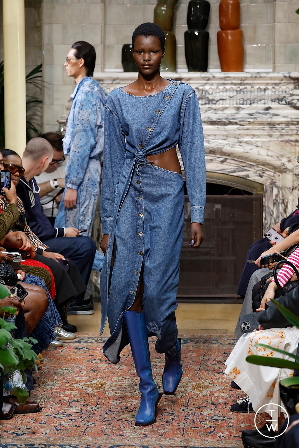 Fashion Week London Spring/Summer 2026 look 19 from the Ahluwalia collection womenswear