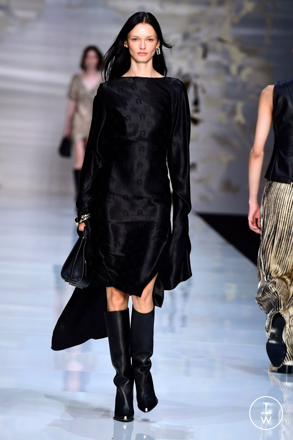 Fashion Week Milan Spring/Summer 2024 look 31 from the Aigner collection womenswear