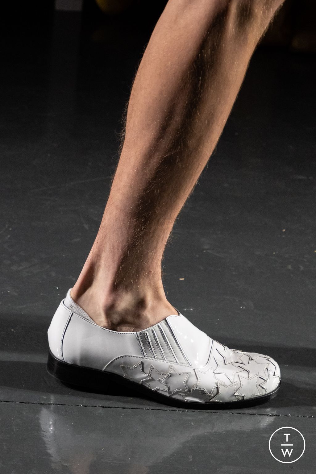 Fashion Week London Spring/Summer 2024 look 27 from the Stefan Cooke collection menswear accessories