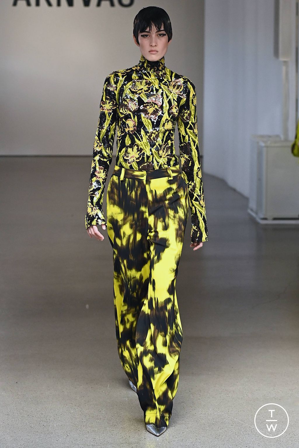 Fashion Week New York Fall/Winter 2023 look 2 de la collection AKNVAS womenswear