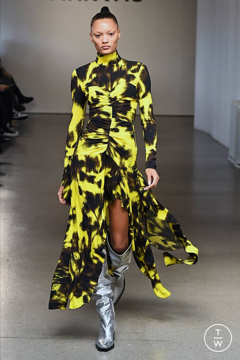 Fashion Week New York Fall/Winter 2023 look 4 de la collection AKNVAS womenswear