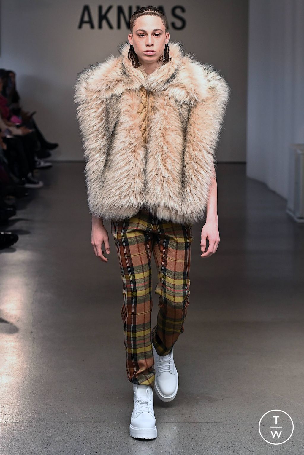 Fashion Week New York Fall/Winter 2023 look 13 from the AKNVAS collection womenswear