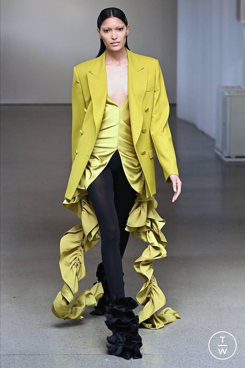 Fashion Week New York Fall/Winter 2023 look 25 from the AKNVAS collection womenswear