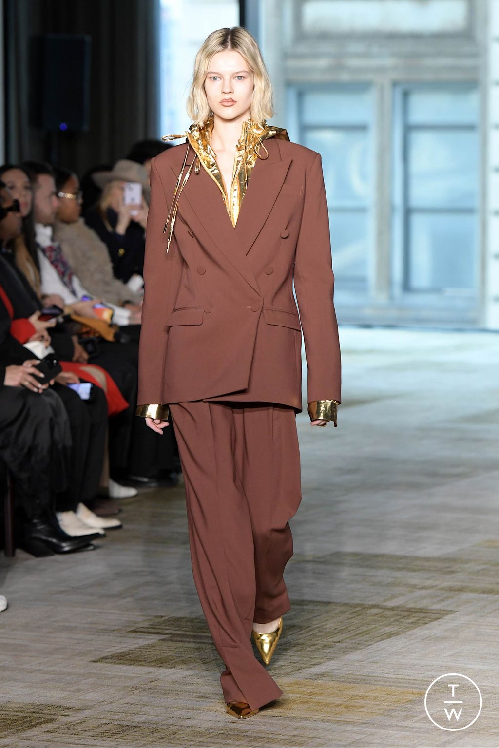 Fashion Week New York Fall/Winter 2024 look 5 from the AKNVAS collection 女装