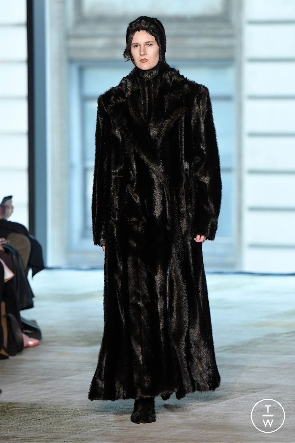 Fashion Week New York Fall/Winter 2024 look 6 from the AKNVAS collection 女装